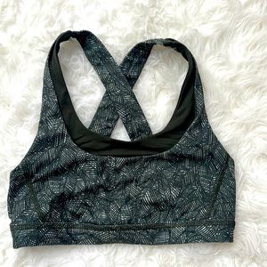 Lululemon sports bra size 4